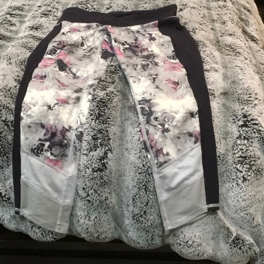 Lululemon crops